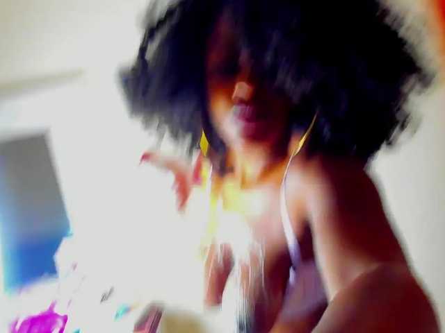 Live sex webcam photo for Melodybony #277271418