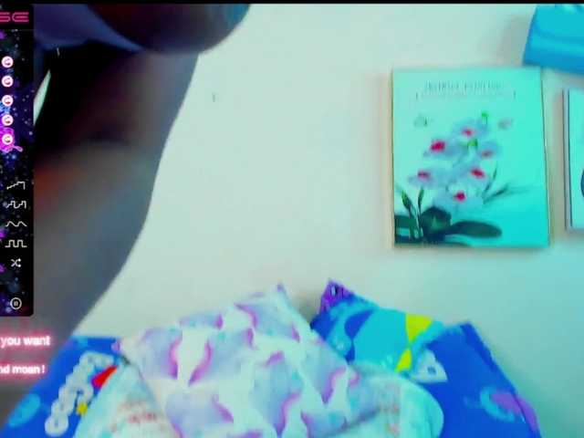 Live sex webcam photo for Melodybony #277378907