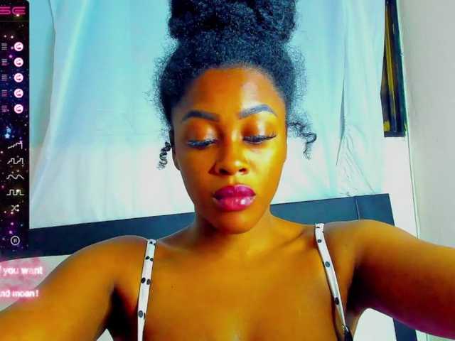 Live sex webcam photo for Melodybony #278167859