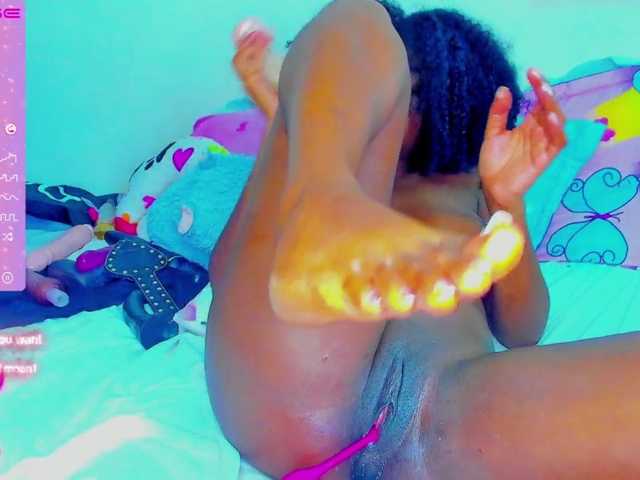 Live sex webcam photo for Melodybony #278244627