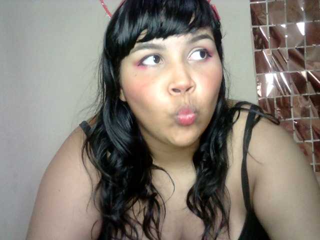 Live sex webcam photo for Melodyprinces #273103457