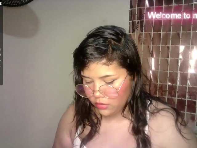 Live sex webcam photo for Melodyprinces #273424622