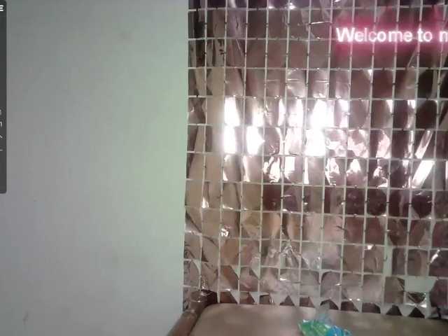 Live sex webcam photo for Melodyprinces #273431779