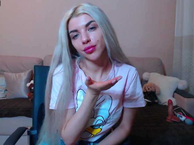 Live sex webcam photo for MelonySpring #273077194