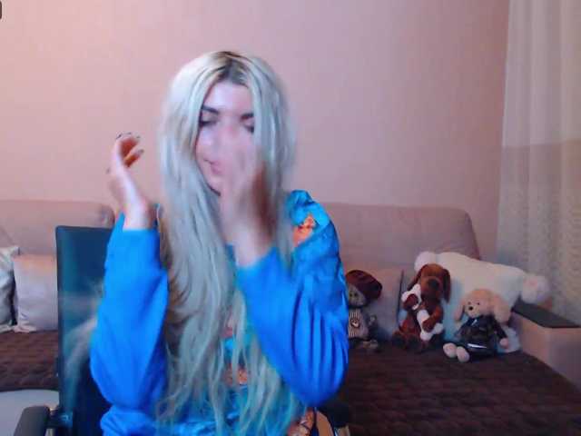 Live sex webcam photo for MelonySpring #273451475