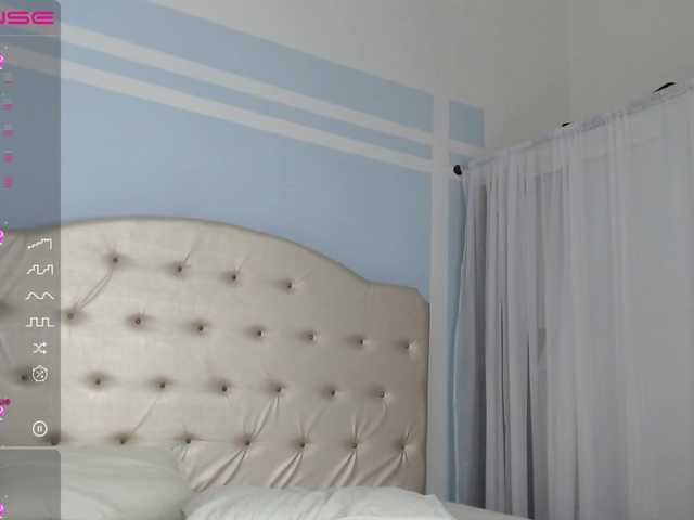 Live sex webcam photo for Mely11 #274570613