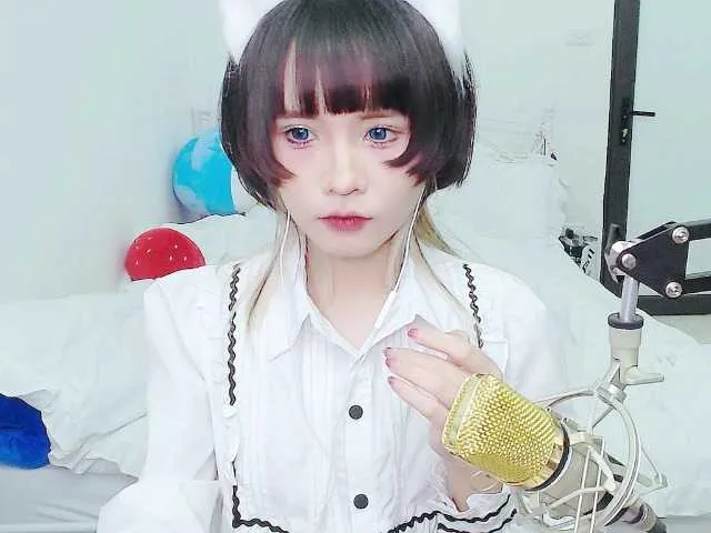 Live sex webcam photo for Meows2 #276608036
