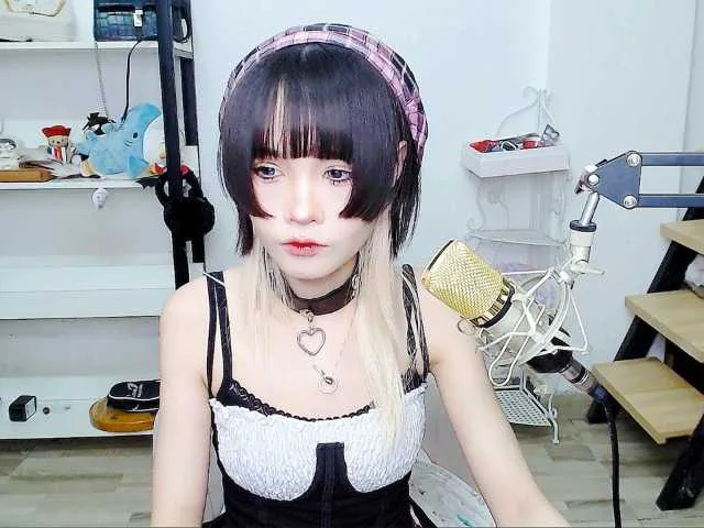 Live sex webcam photo for Meows2 #277054379