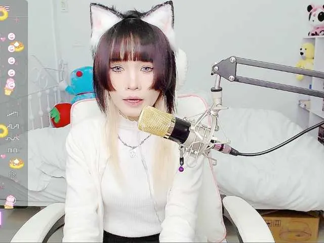 Live sex webcam photo for Meows2 #277231176