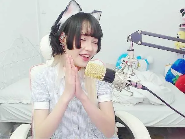 Live sex webcam photo for Meows2 #277550292