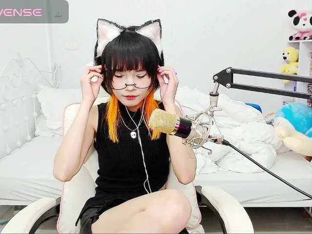 Live sex webcam photo for Meows2 #277813390