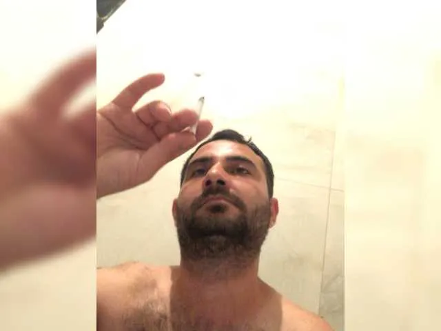 Live sex webcam photo for Mer89 #278124141