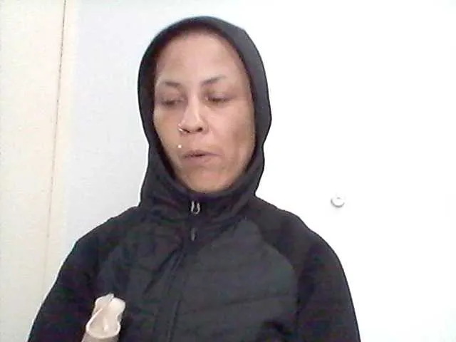 Live sex webcam photo for Mercedes1989 #276326331