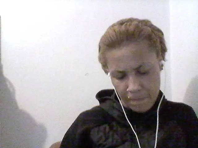 Live sex webcam photo for Mercedes1989 #276497295