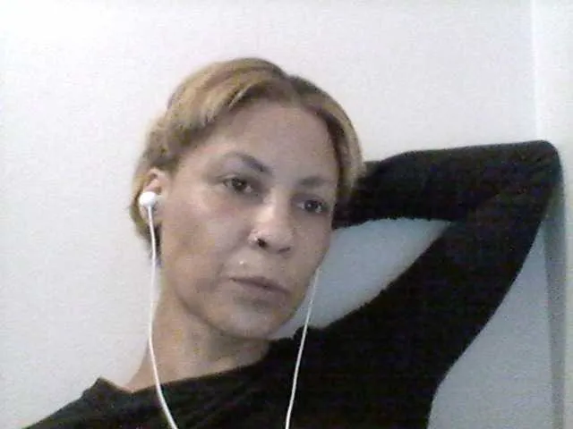 Live sex webcam photo for Mercedes1989 #277005332