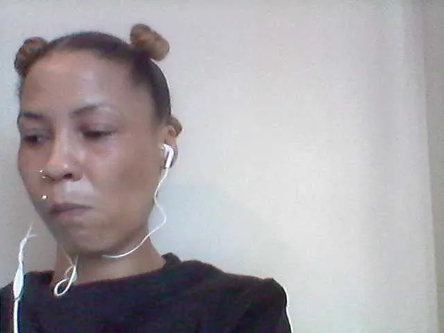 Live sex webcam photo for Mercedes1989 #277703427