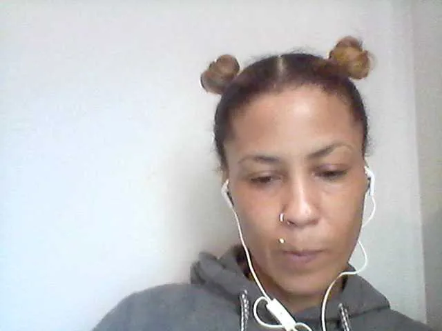 Live sex webcam photo for Mercedes1989 #277722654