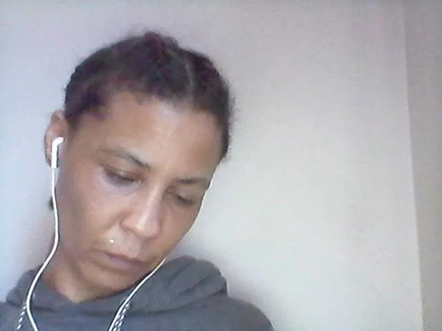 Live sex webcam photo for Mercedes1989 #290233766