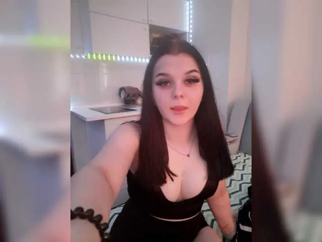 Live sex webcam photo for MercedesJenny #278214991