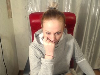 Live sex webcam photo for MercedessStar #195082406