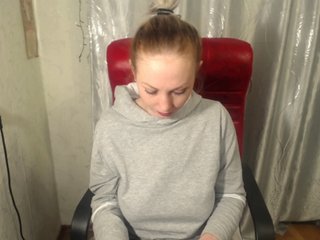 Live sex webcam photo for MercedessStar #195083335