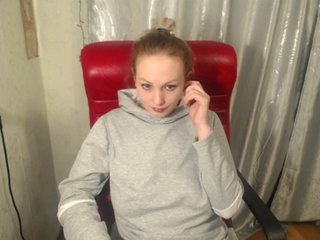 Live sex webcam photo for MercedessStar #195084358