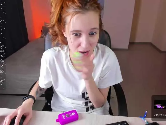 Live sex webcam photo for Merry-Catt #276918209