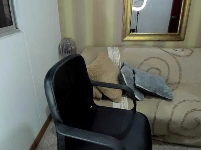 Live sex webcam photo for MerryColin #291469746