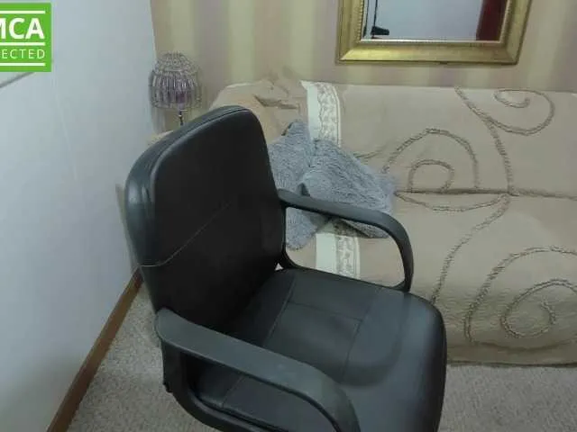 Live sex webcam photo for MerryColin #291666496