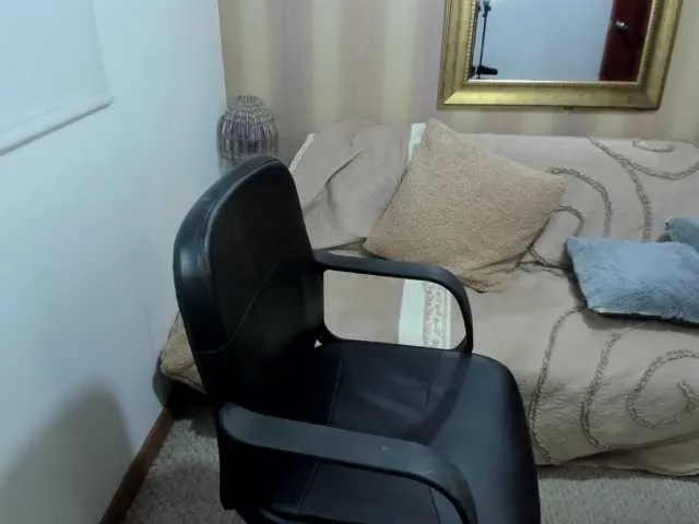 Live sex webcam photo for MerryColin #291748437