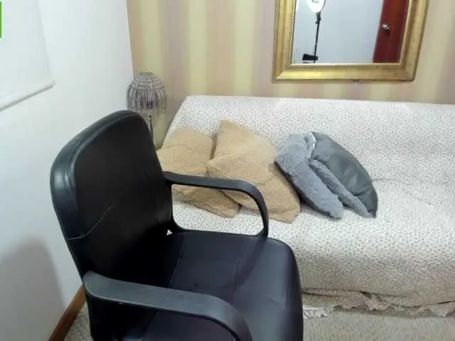 Live sex webcam photo for MerryColin #292044909