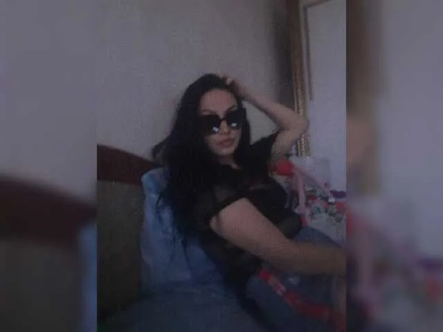 Live sex webcam photo for MerryOasis #273847183