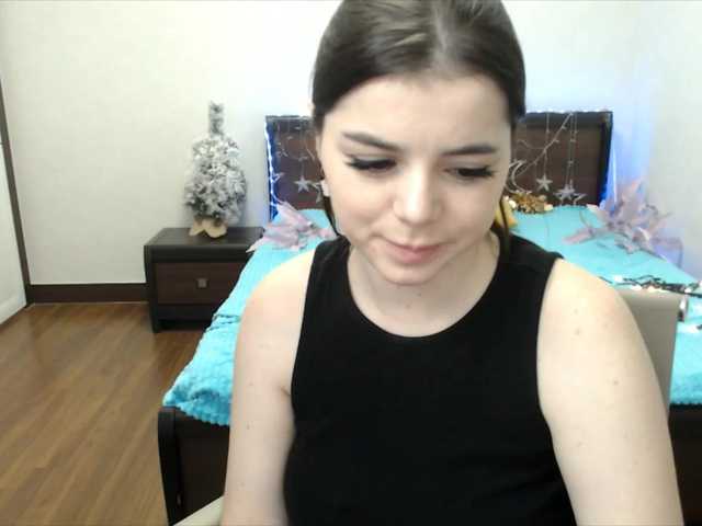 Live sex webcam photo for MessyRosa #277091501