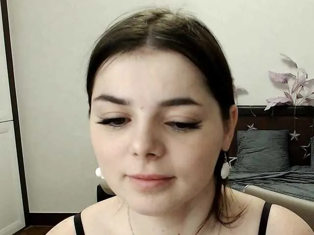 Live sex webcam photo for MessyRosa #277310763