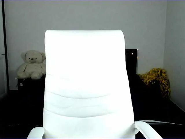 Live sex webcam photo for MessyRosa #277509187