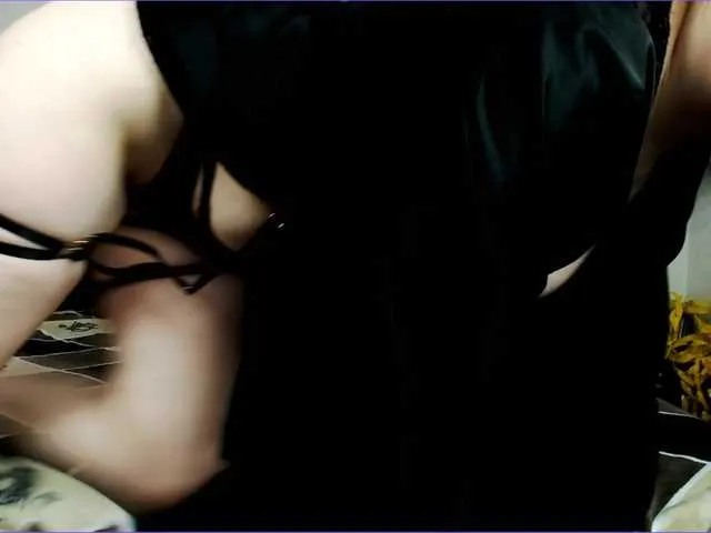 Live sex webcam photo for MessyRosa #277523116