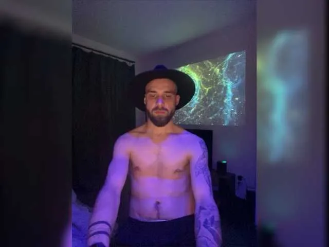 Live sex webcam photo for Mgperson2 #276771107