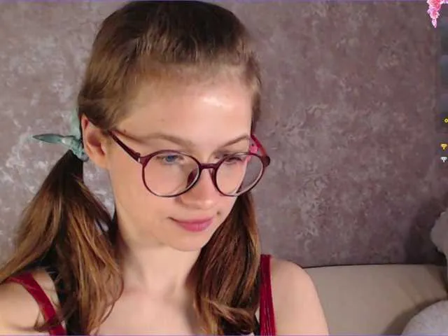 Live sex webcam photo for MiKiKuu #291319248