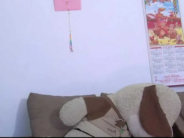 Live sex webcam photo for Mia-4u #276068459