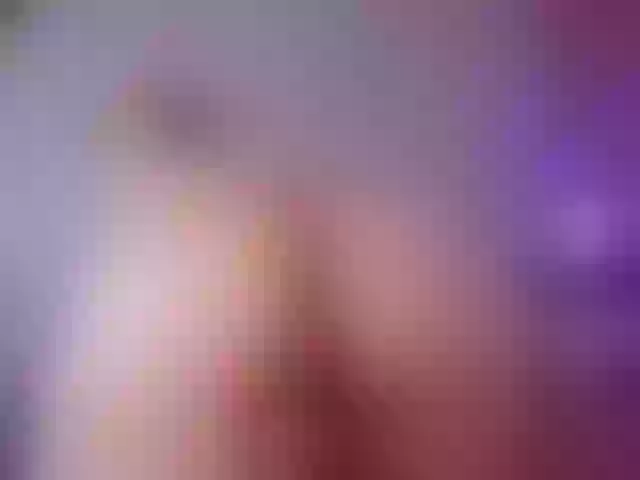 Live sex webcam photo for Mia-Bloom #288015444