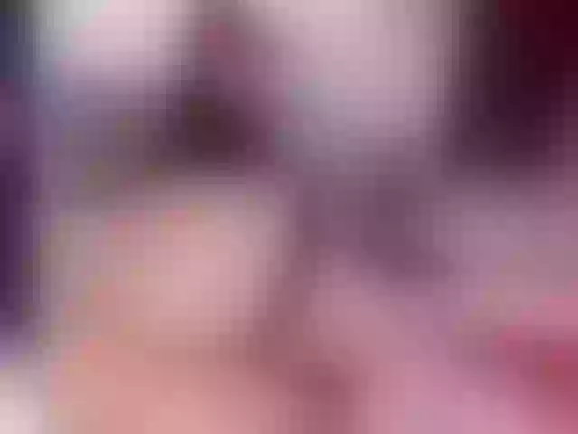 Live sex webcam photo for Mia-Bloom #288015564