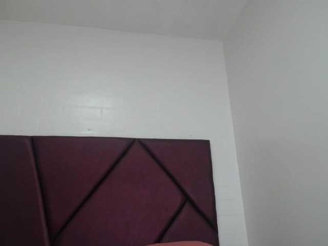 Live sex webcam photo for Mia-Cutiee- #277570727