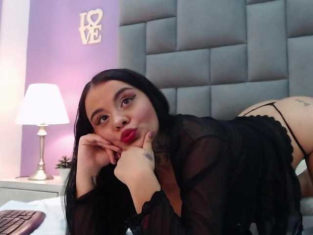 Live sex webcam photo for Mia-Evanns1 #275476564