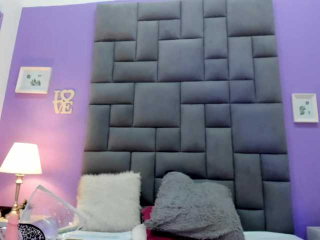 Live sex webcam photo for Mia-Evanns1 #275735255