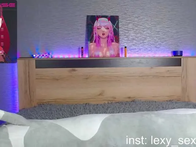 Live sex webcam photo for Mia-Jamesy #274506154