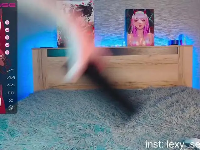 Live sex webcam photo for Mia-Jamesy #274659216