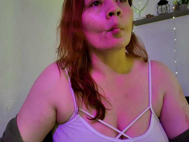 Live sex webcam photo for Mia-Peython #277434438