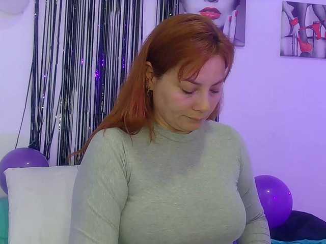 Live sex webcam photo for Mia-Peython #277478078