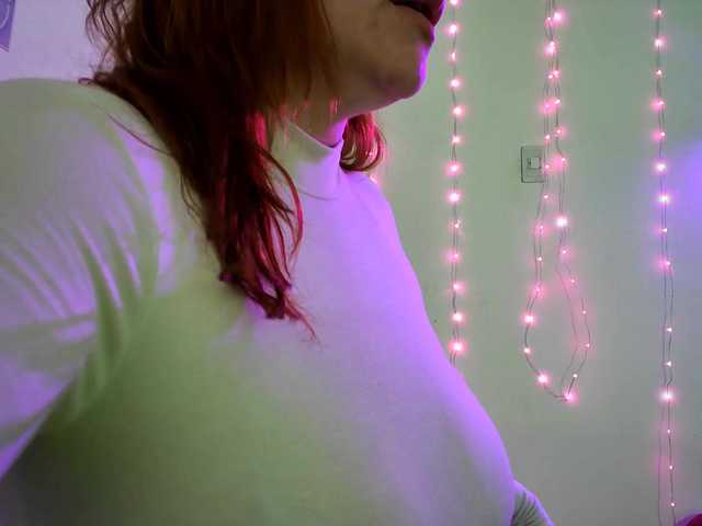 Live sex webcam photo for Mia-Peython #277540397