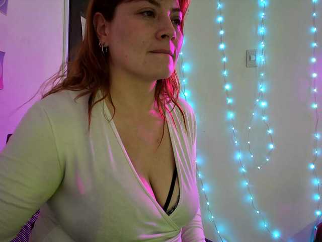 Live sex webcam photo for Mia-Peython #277553813